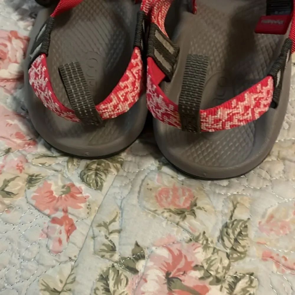 Chaco’s size 6 - Picture 3 of 5